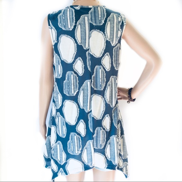 Blue and Cream Sleeveless Tunic Shark Bite Hem - Picture 3 of 6
